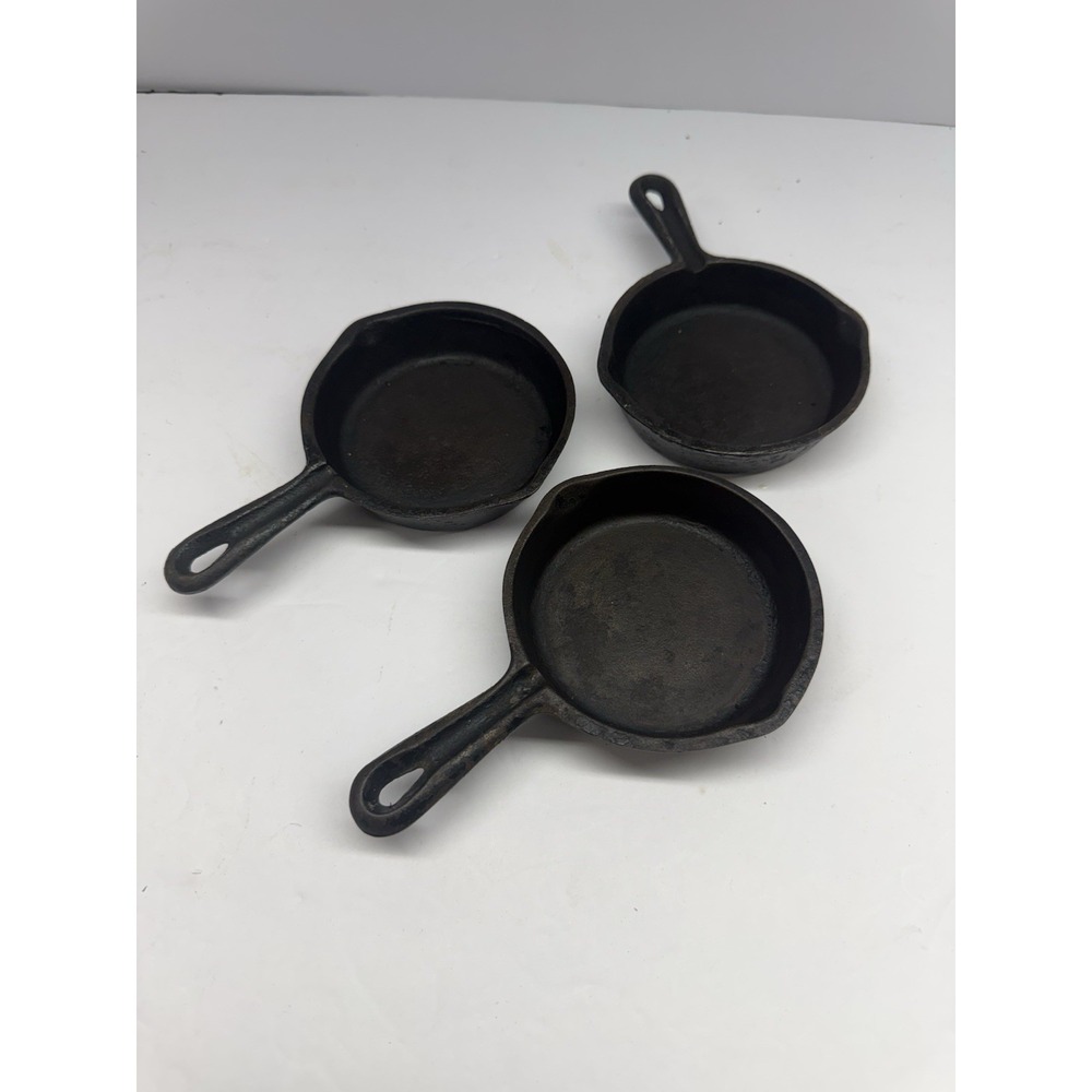 Vintage Miniature Cast Iron Skillet Set of 3 Small Toy Frying Pans Rustic Decor